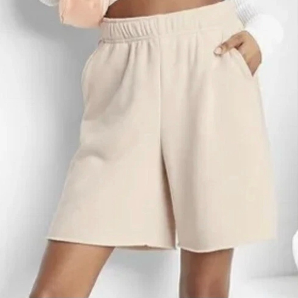 Wild Fable Beige Bermuda Shorts Sz S Stretch With Pockets Easy On Shorts New